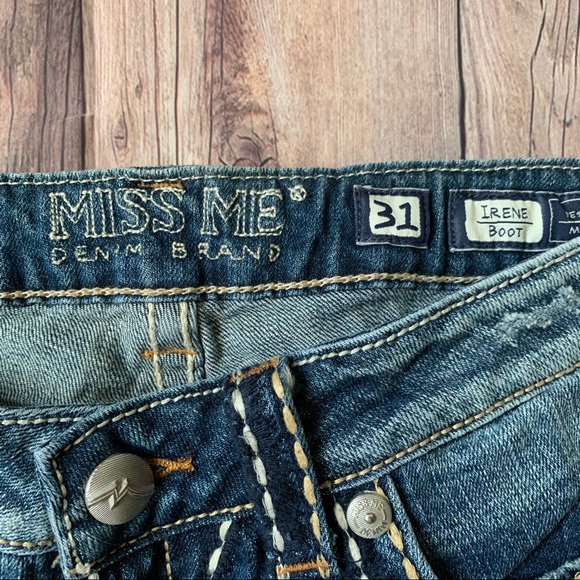 Miss Me Embroidered Denim Jeans Size 31 - Picture 4 of 4